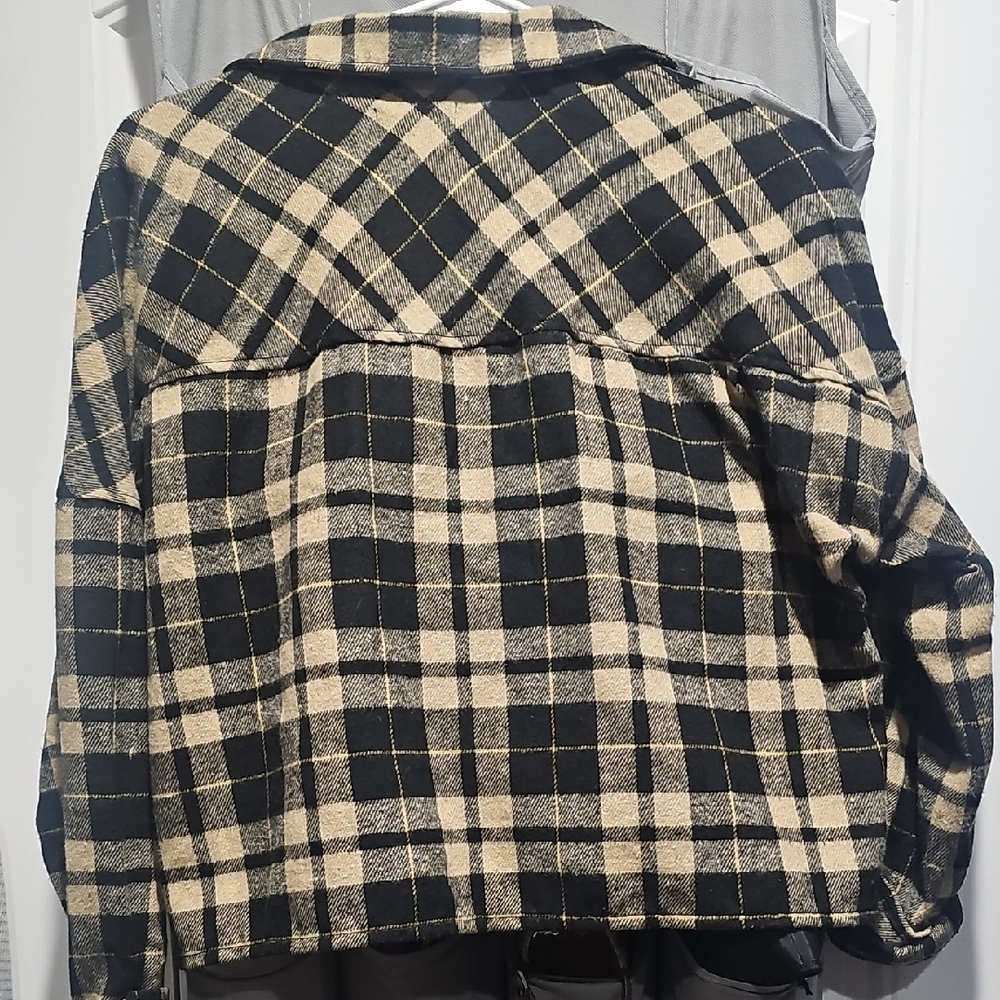 Ci Sono Black and Cream Cropped Plaid Top - Picture 5 of 5